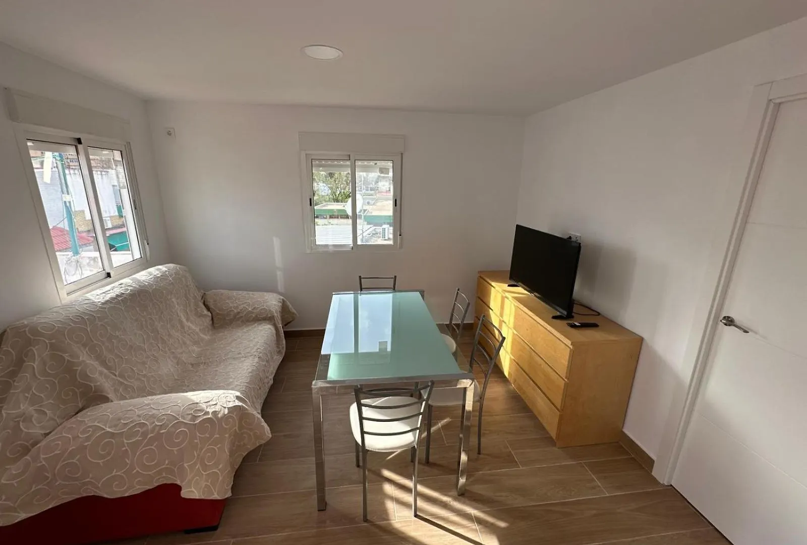 Renovated Penthouse With Terrace Next To The Metro Apartment Seville